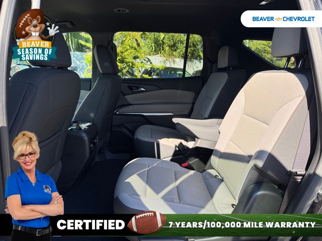 Used 2025 Chevrolet Traverse SUV