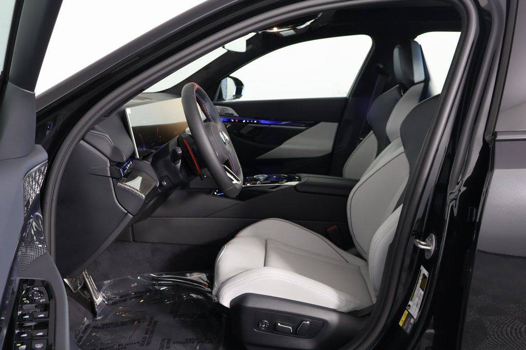 Thumbnail: 2026 BMW M5 - 5