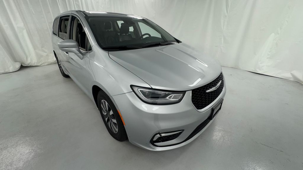 Silver Mist Clearcoat 2022 Chrysler Pacifica Hybrid Touring L FWD Minivan Front-Wheel Drive Continuously Variable Transmission