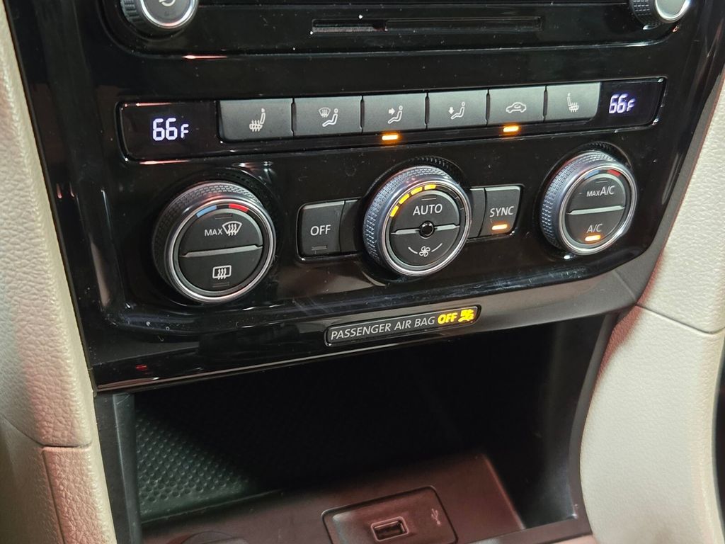 2020 Volkswagen Passat - $14,300