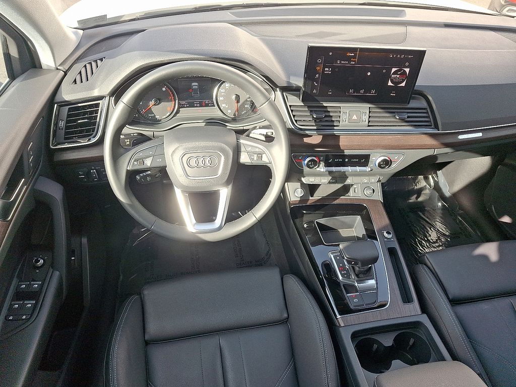 Thumbnail: 2025 Audi Q5 - 11