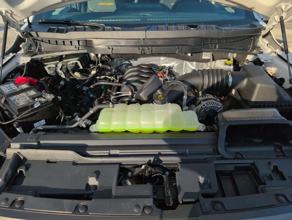 New 2026 White Ford Tremor image 33