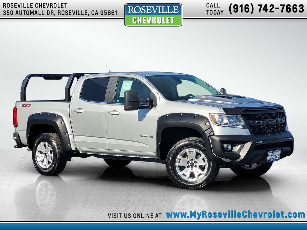 Silver Ice Metallic 2020 Chevrolet Colorado LT Crew Cab 4WD Pickup Truck Four-Wheel Drive 8-Speed Automatic
