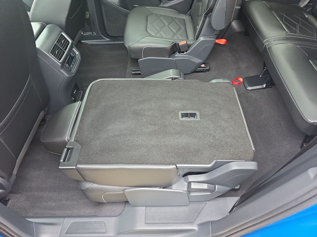 Certified Used 2025 Blue Volkswagen 2.0T SE w/Technology image 41