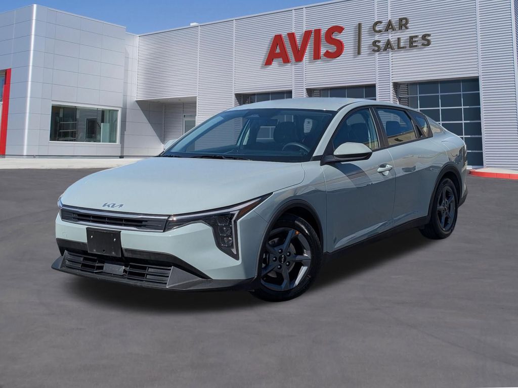2025 Kia K4 LXS FWD