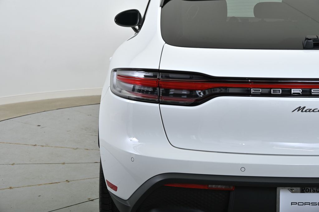 Thumbnail: 2025 Porsche Macan - 13