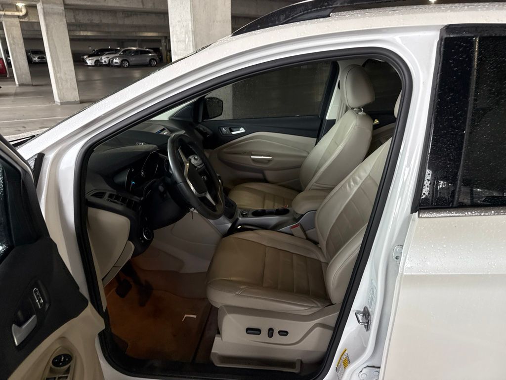 2016 Ford Escape SE White at Autostrade