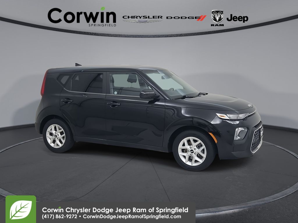 Cherry Black 2022 Kia Soul SUV / Crossover Front-Wheel Drive Continuously Variable Transmission