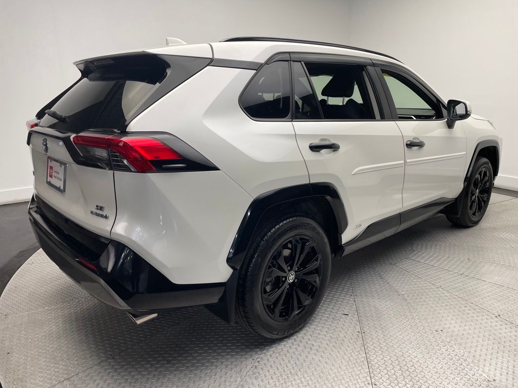 2022 Toyota RAV4 SE 5