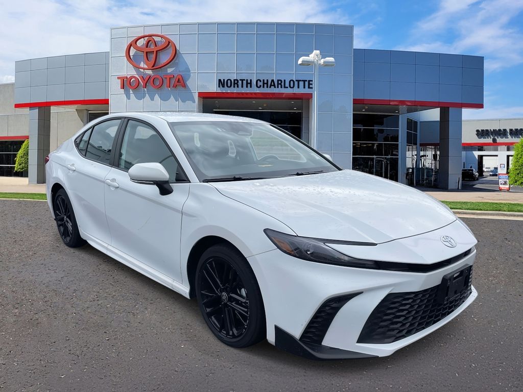 2025 Toyota Camry SE FWD