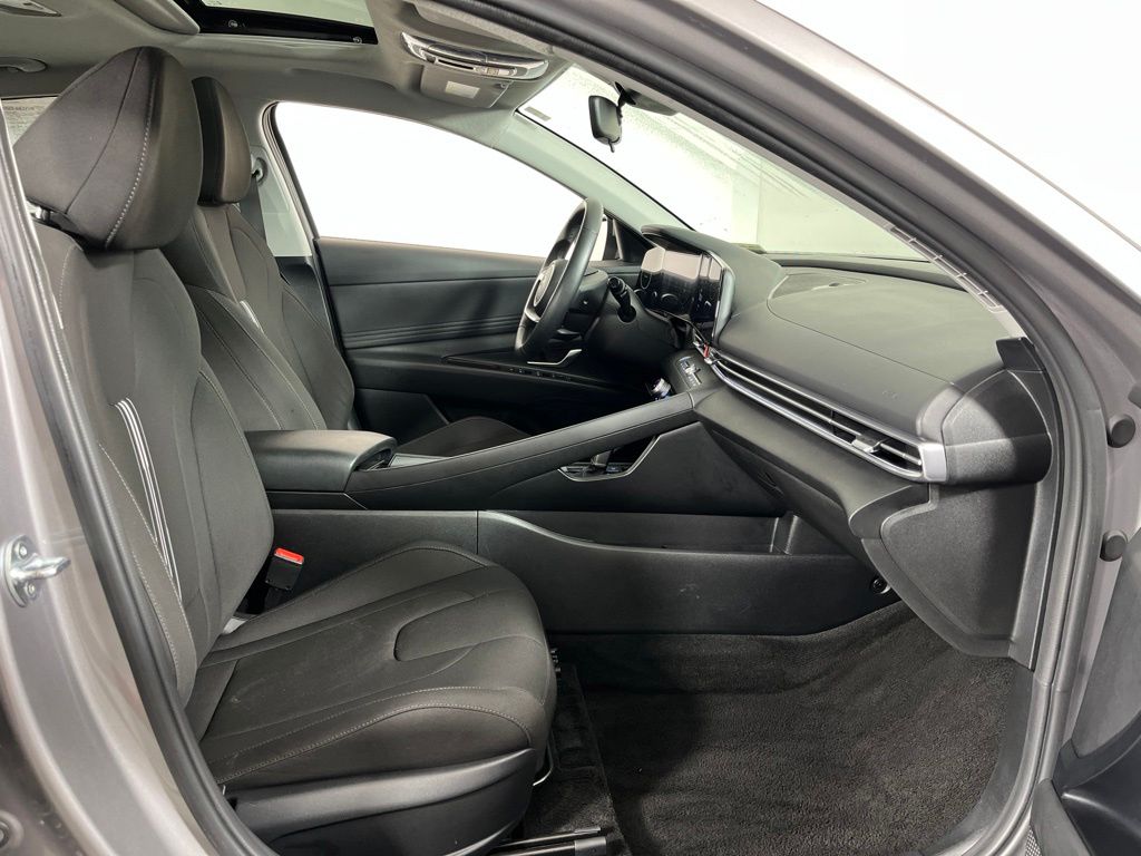 Thumbnail: 2025 Hyundai Elantra - 8