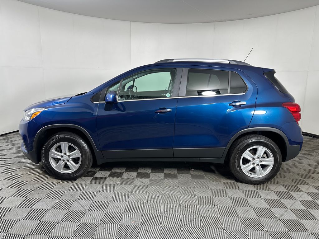 2020 Chevrolet Trax LT - Image 2