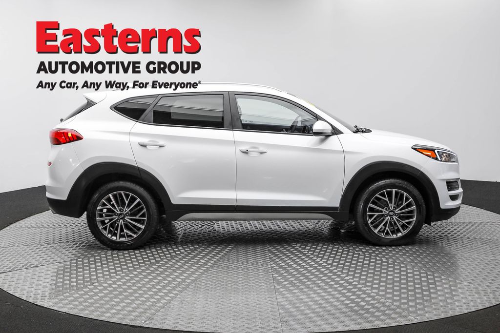 Used 2021 White Hyundai SEL image 4