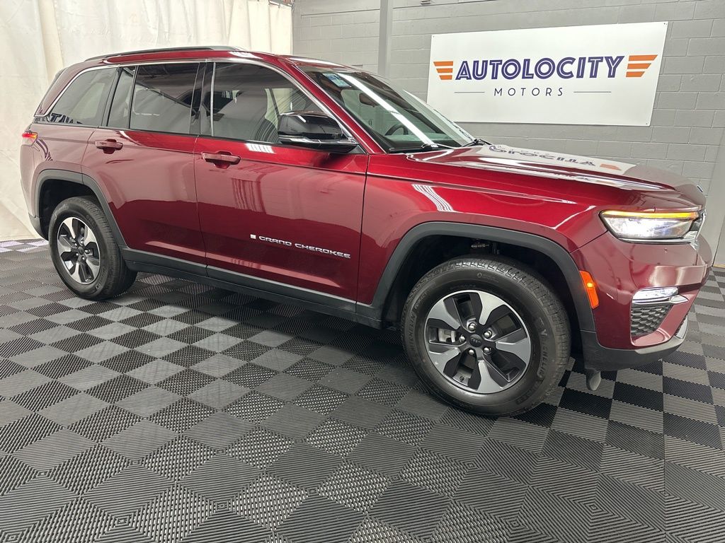 View vehicle photo 2