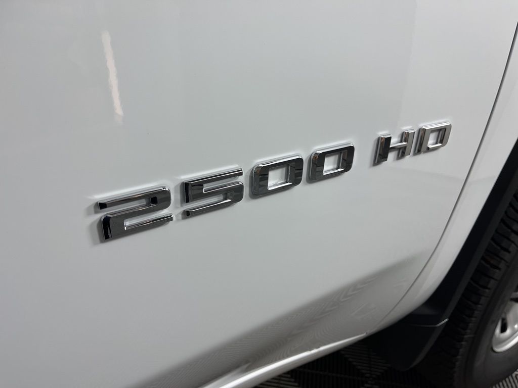 Thumbnail: 2026 Chevrolet Silverado 2500 - 8
