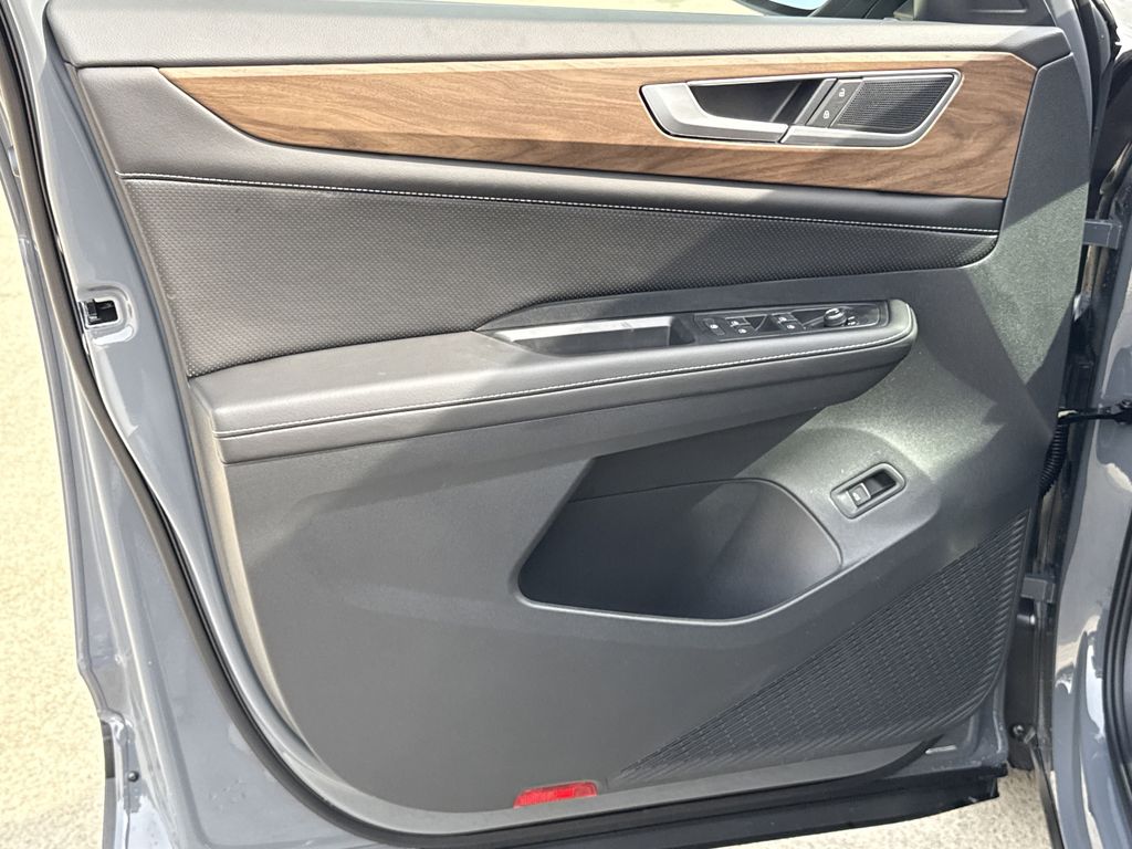 2026 Volkswagen Atlas 2.0T SE w/Technology - 9