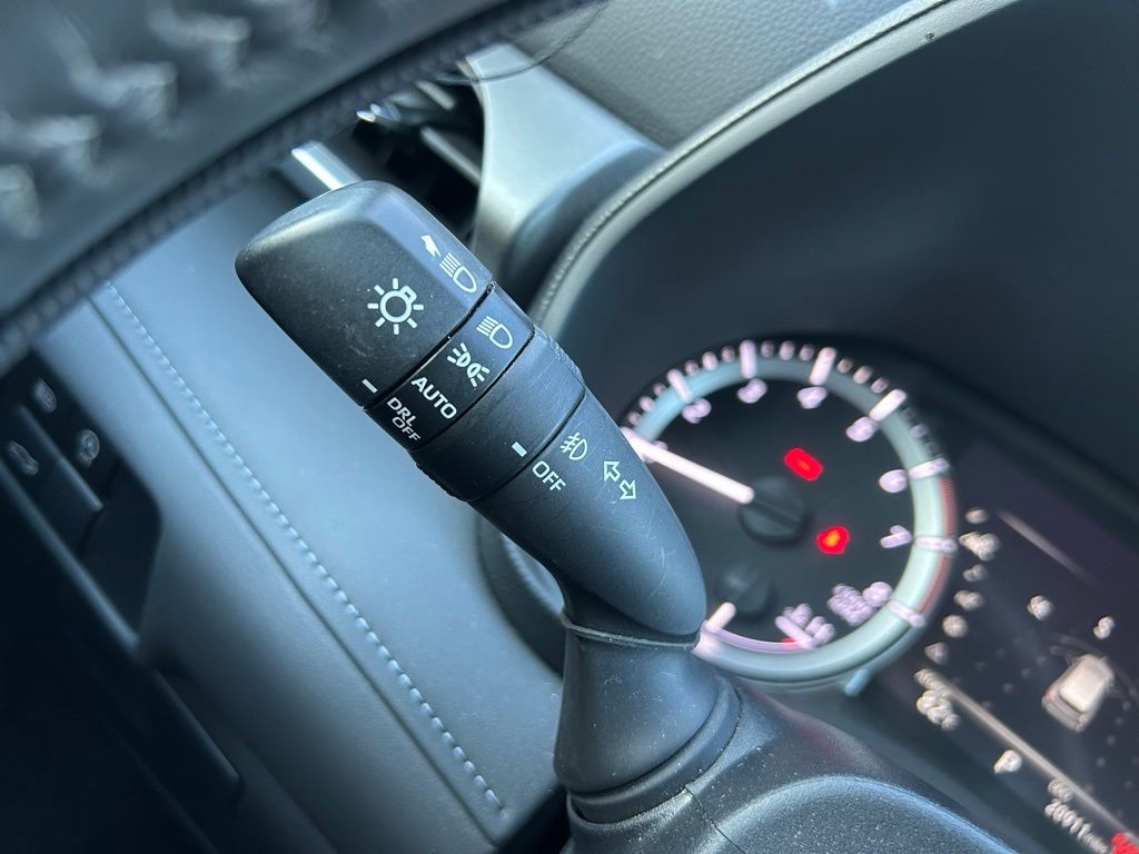 2024 Toyota Highlander LE 28