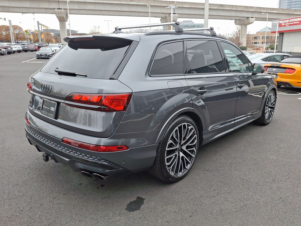 2025 Audi SQ7 Prestige 4