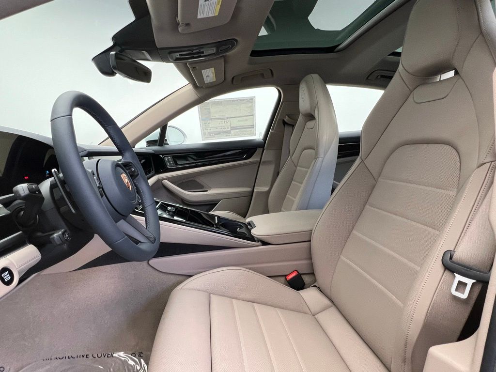 Thumbnail: 2026 Porsche Panamera - 5