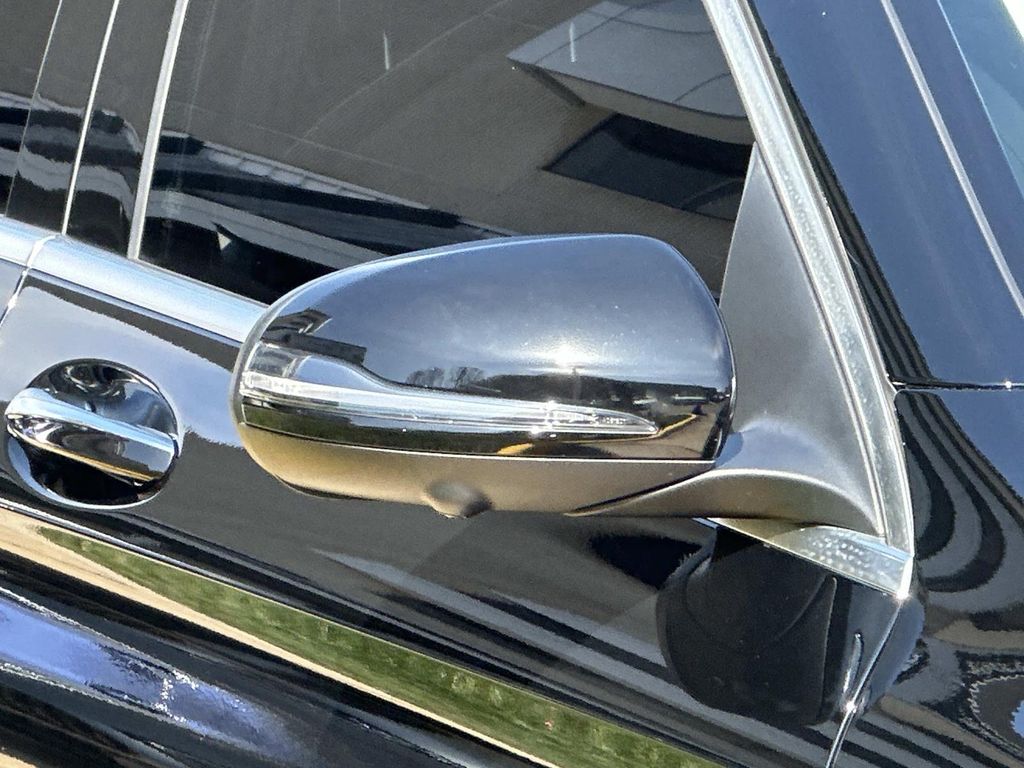 Thumbnail: 2022 Mercedes-Benz GLC - 6
