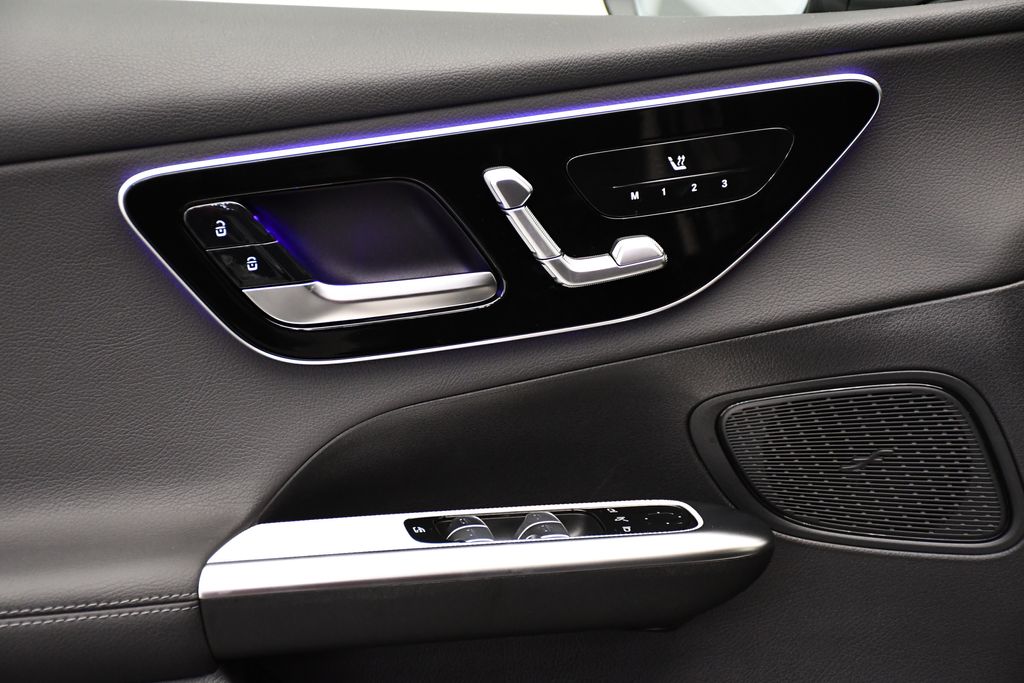 2025 Mercedes-Benz GLC 300 30