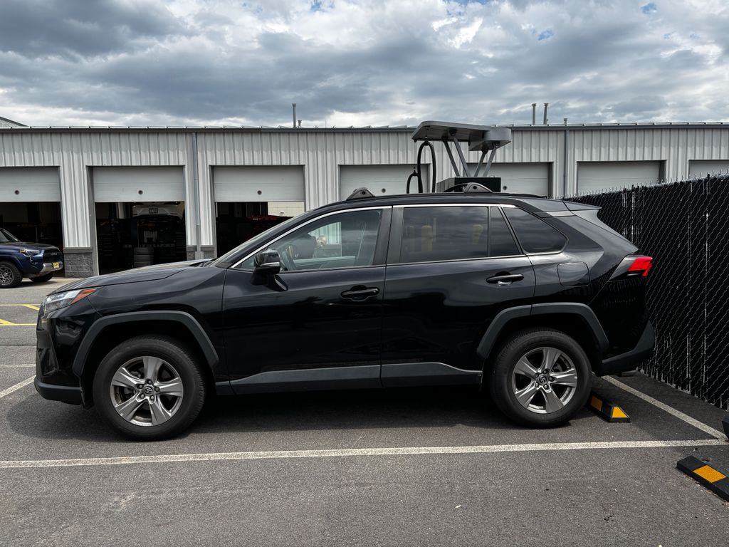 Thumbnail: 2022 Toyota RAV4 - 4