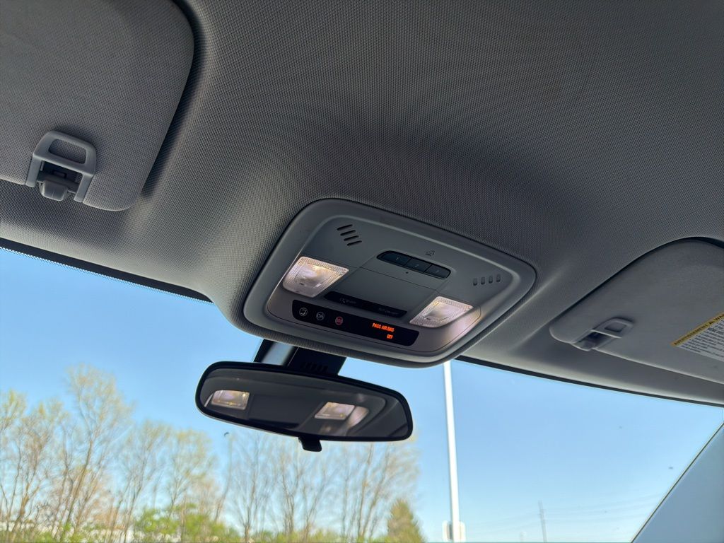 Thumbnail: 2018 Chevrolet Traverse - 13