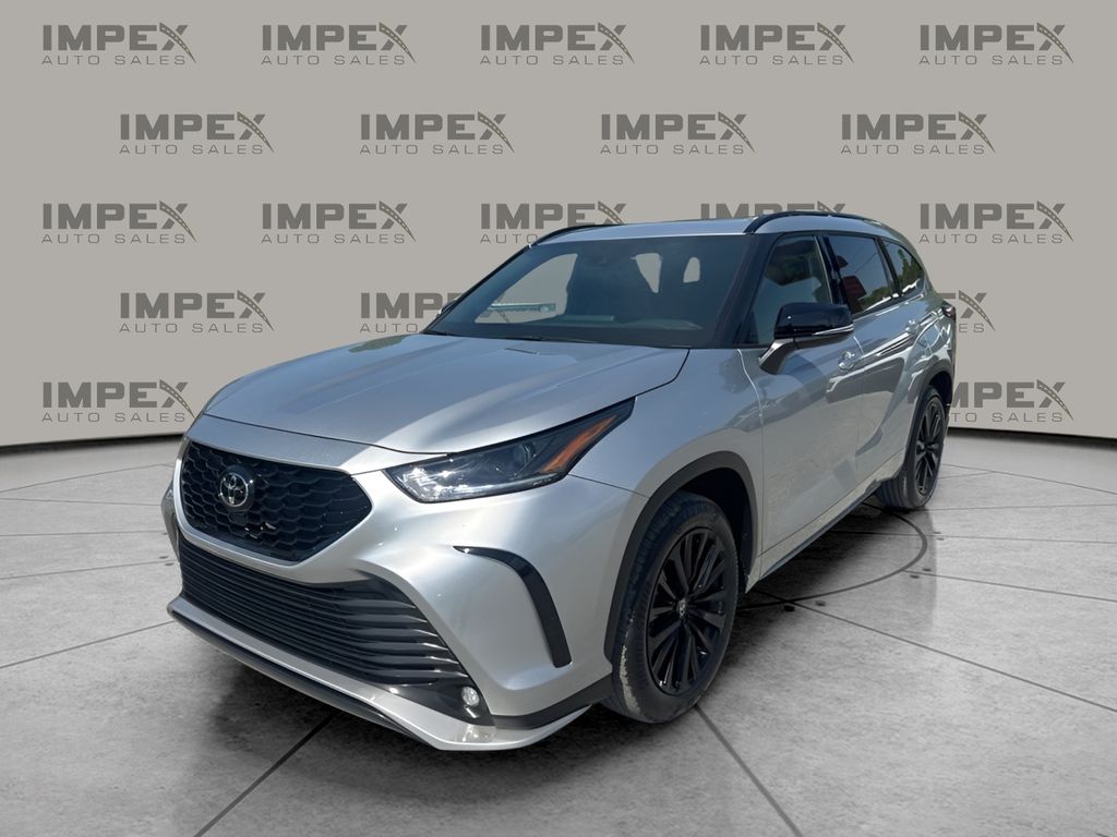2025 Toyota Highlander XSE AWD's photo
