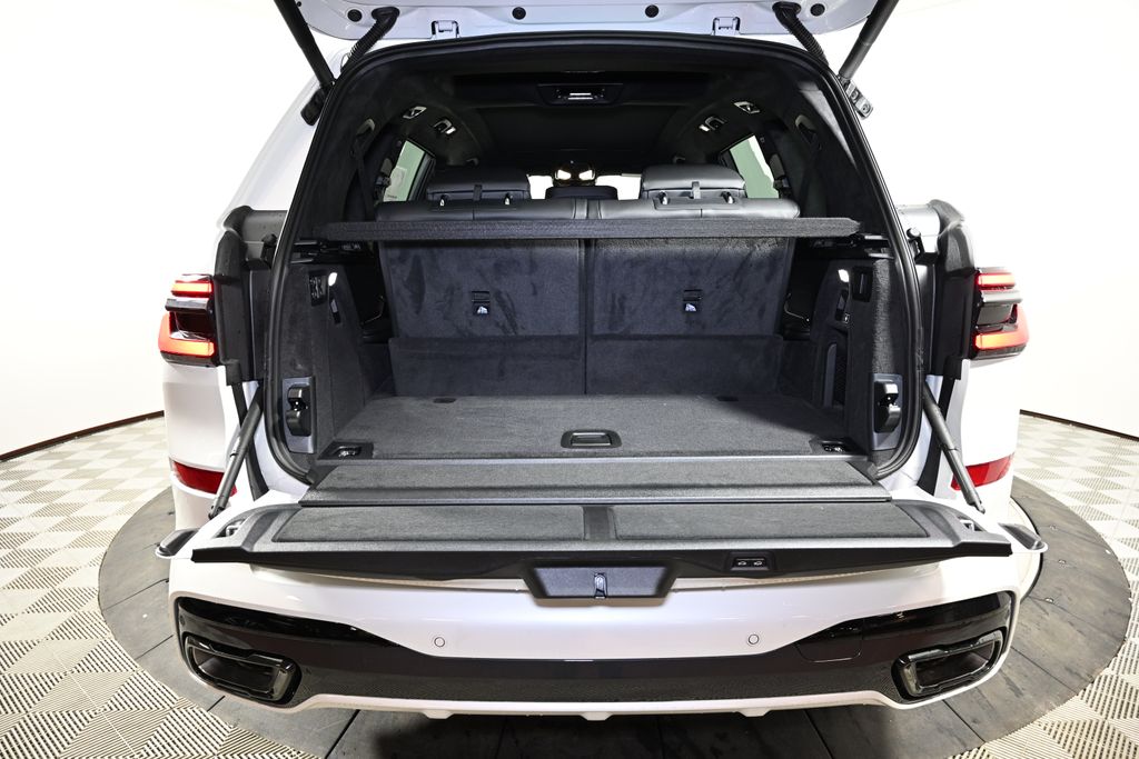 2026 BMW X7 xDrive40i 10