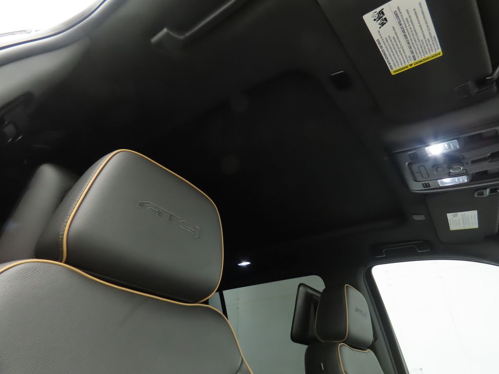 Thumbnail: 2023 GMC Yukon XL - 19