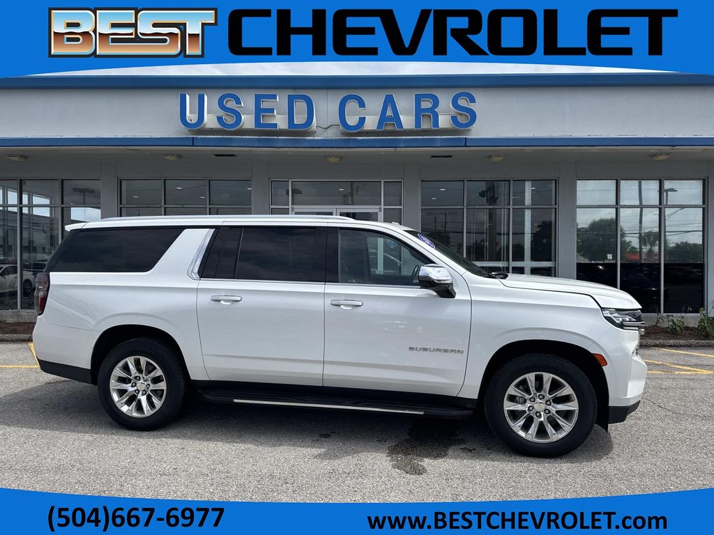 White (Iridescent Pearl Tricoat) 2021 Chevrolet Suburban SUV / Crossover 4X2