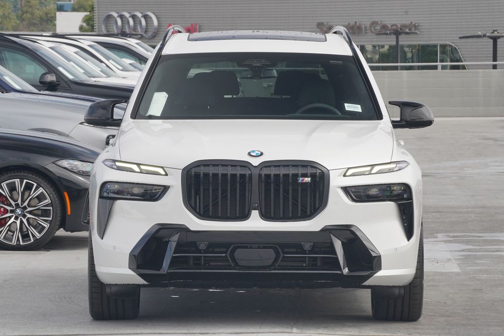 2025 BMW X7 M60i 2