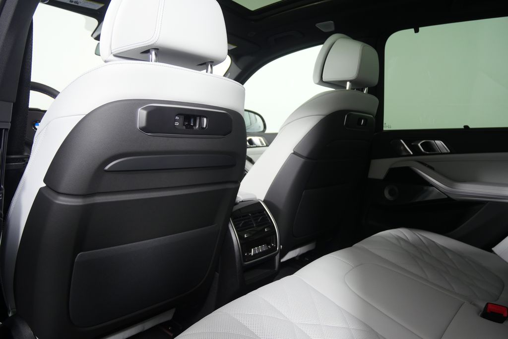 Thumbnail: 2026 BMW X5 - 16