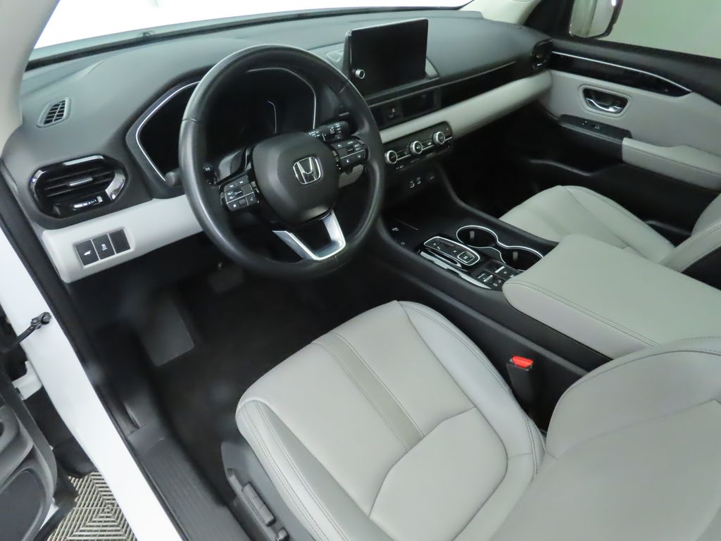 Thumbnail: 2023 Honda Pilot - 9