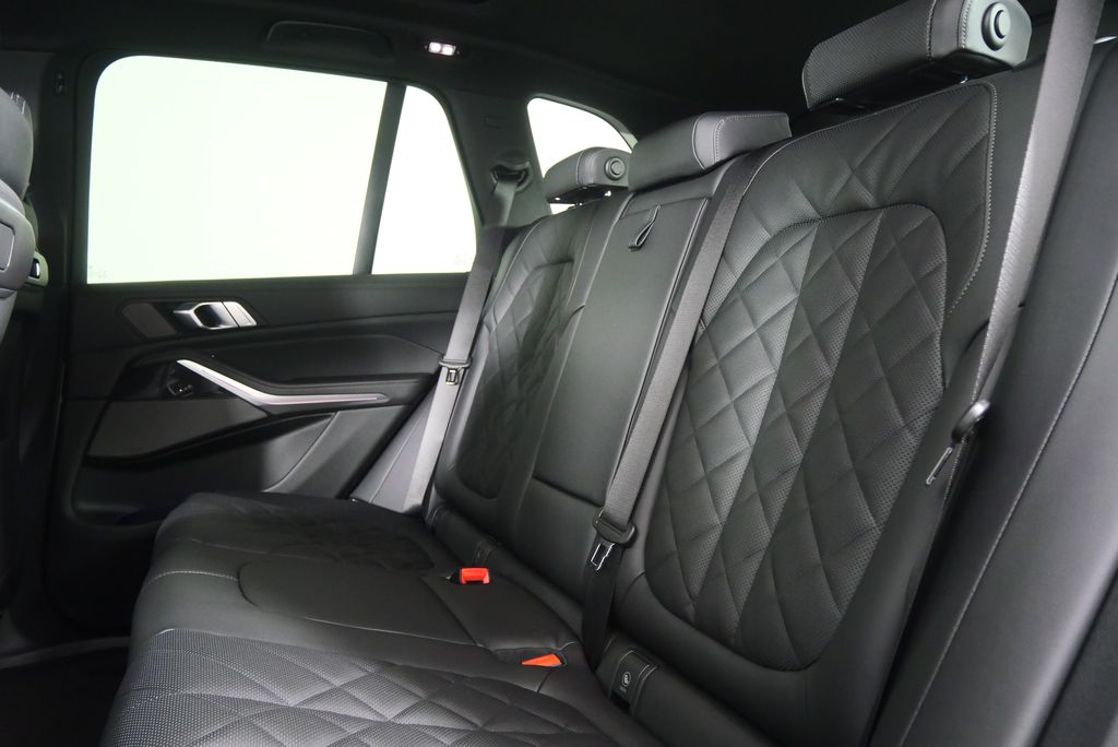 Thumbnail: 2026 BMW X5 - 16