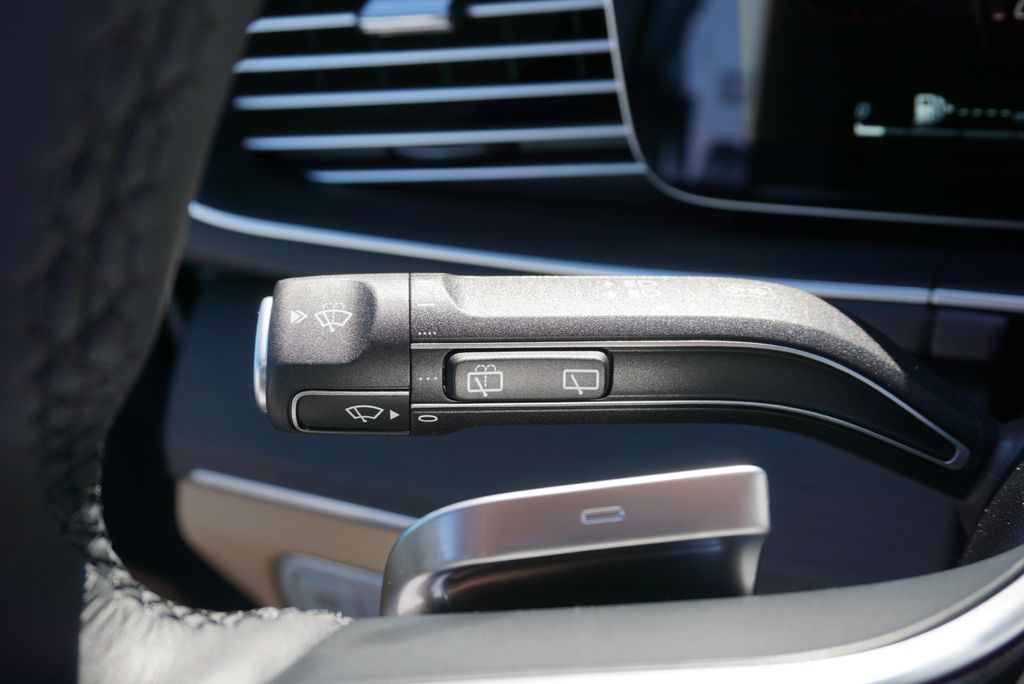 Thumbnail: 2026 Mercedes-Benz GLE - 31