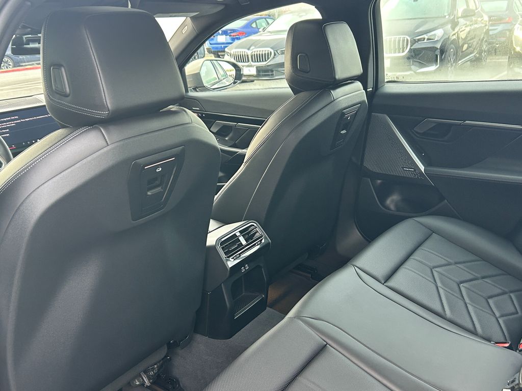 Thumbnail: 2024 BMW 5 Series - 31