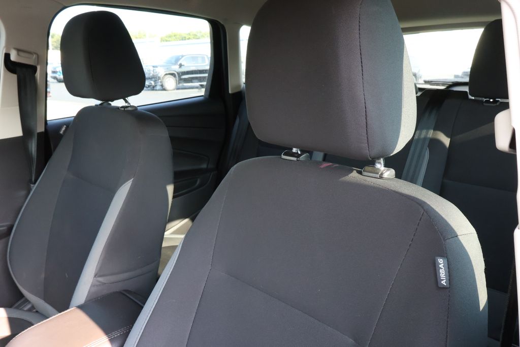 2014 Ford Escape S 14