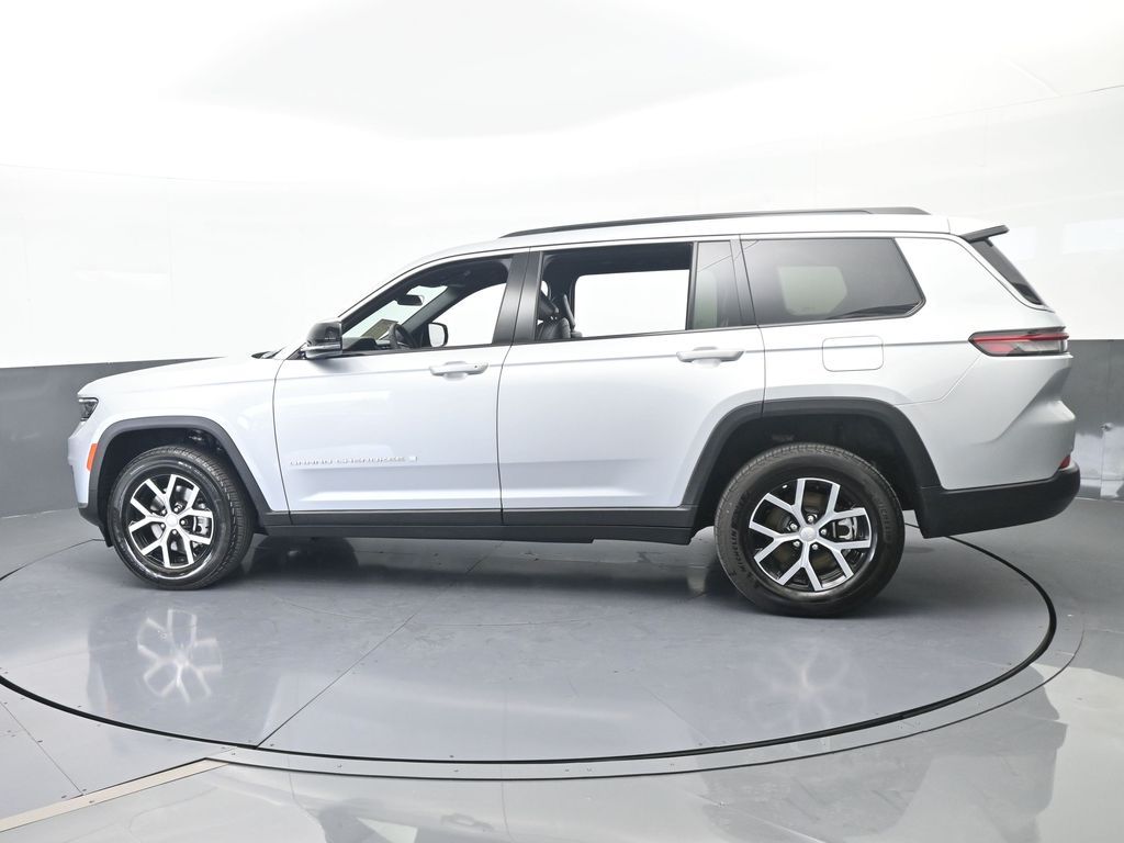 Used 2025 Silver Zynith Jeep Limited image 3