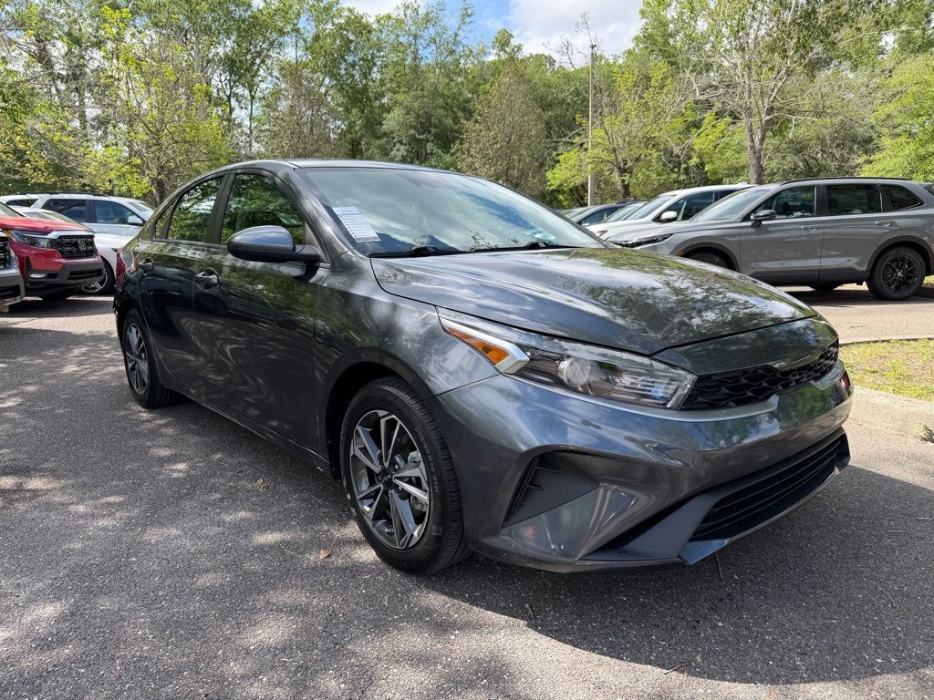 Gravity Gray 2024 Kia Forte LXS FWD Sedan Front-Wheel Drive Continuously Variable Transmission