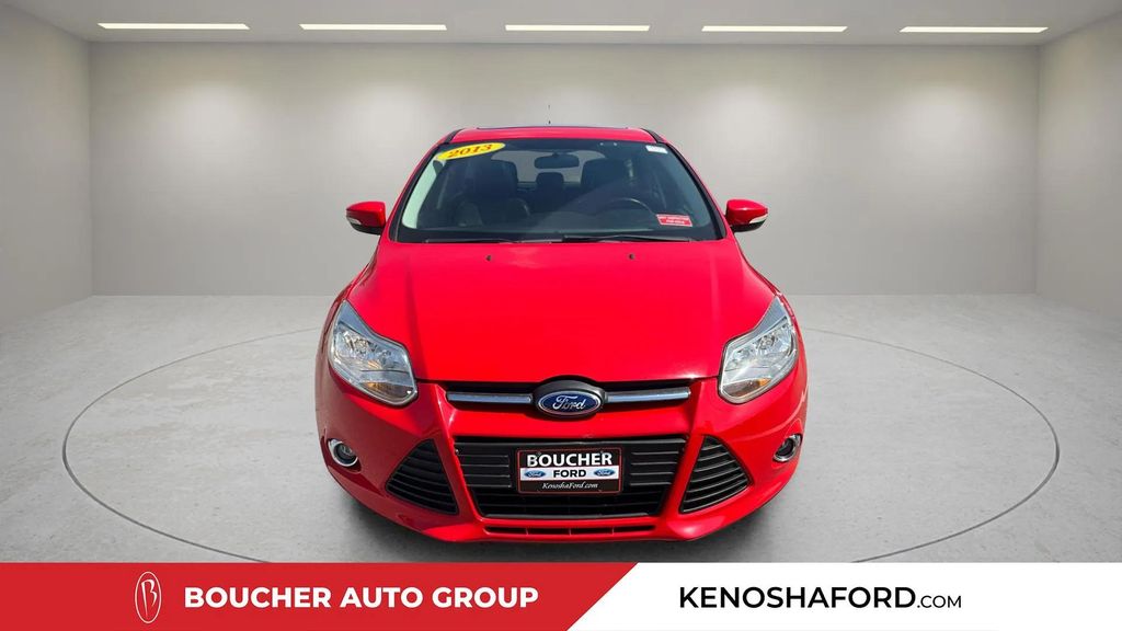 Used 2013 Race Red Ford SE image 2