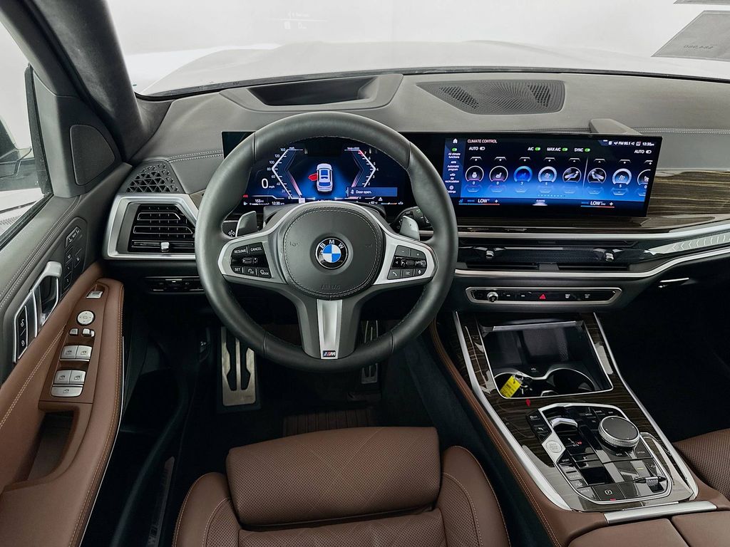 Thumbnail: 2023 BMW X7 - 23