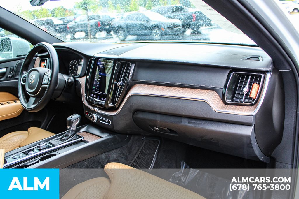 2021 Volvo XC60 T5 Inscription photo 20