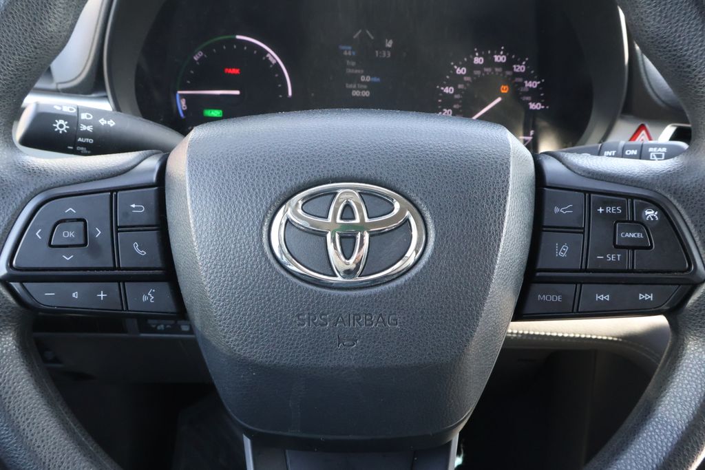 Thumbnail: 2024 Toyota Sienna - 18