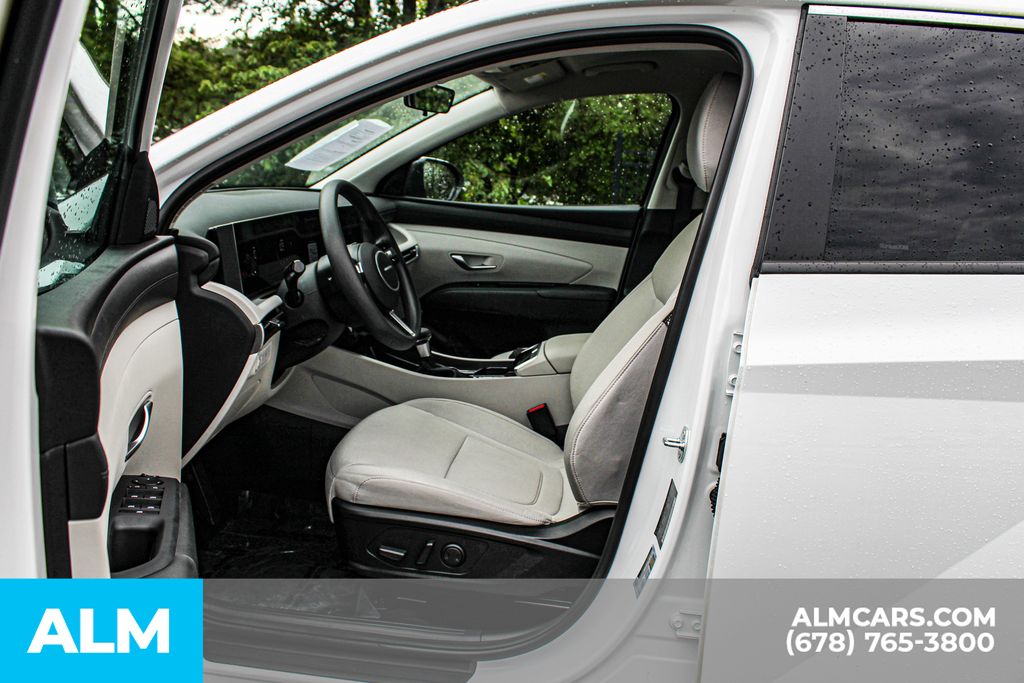Used 2026 White Hyundai SEL image 17