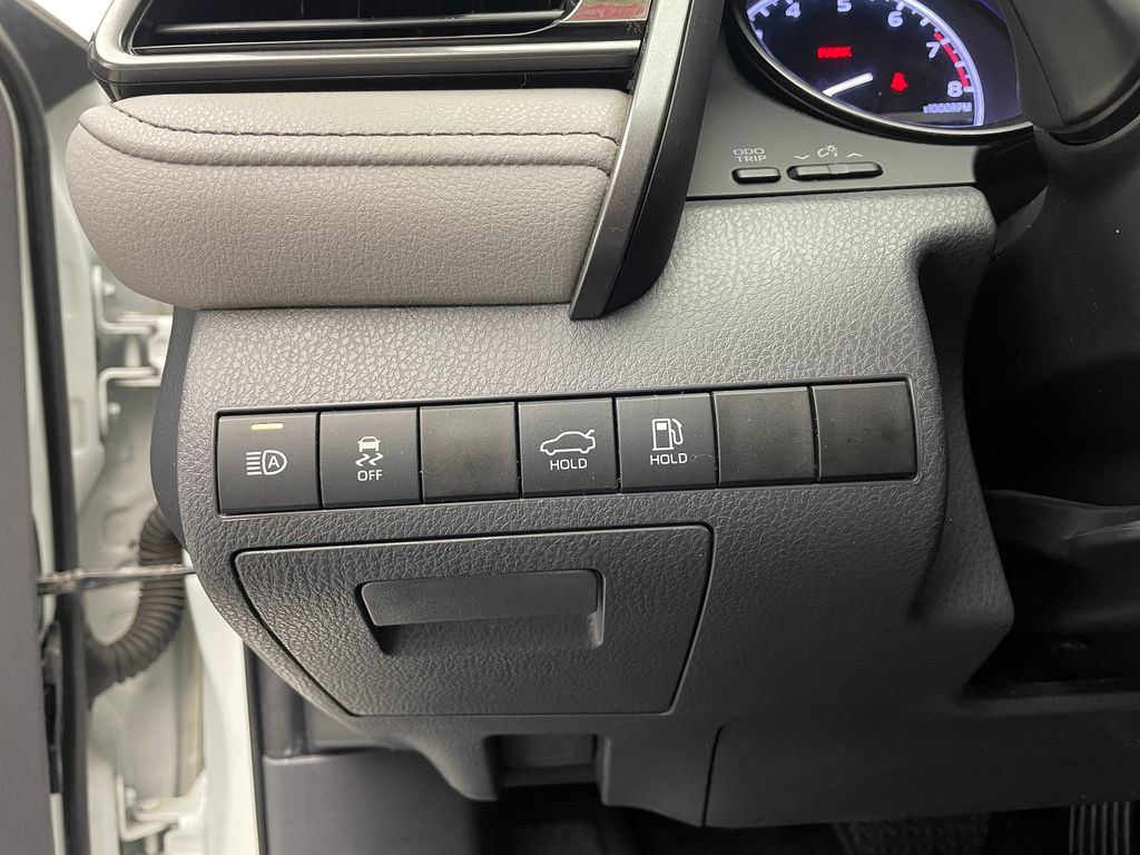 Thumbnail: 2022 Toyota Camry - 20