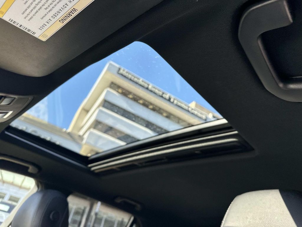 Thumbnail: 2017 Mercedes-Benz GLE - 32