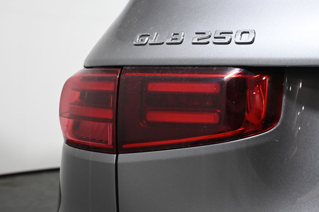 Thumbnail: 2026 Mercedes-Benz GLB - 12