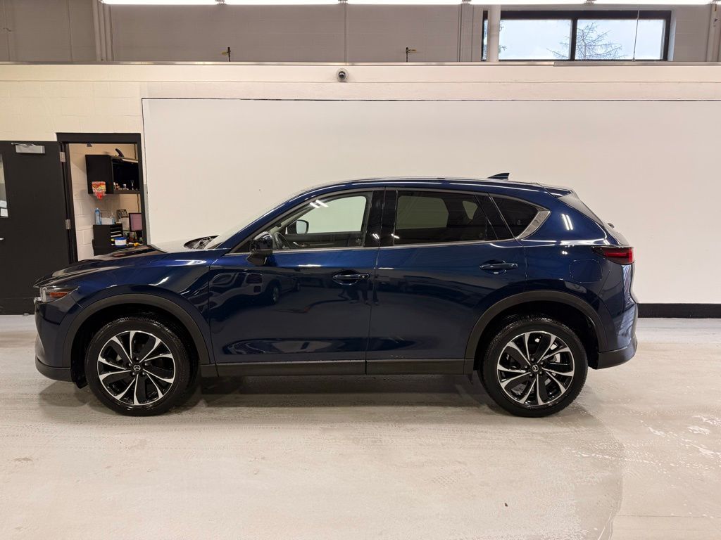 Thumbnail: 2022 Mazda CX-5 - 2
