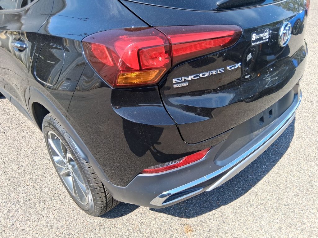 Used 2021 Black Buick Essence image 7